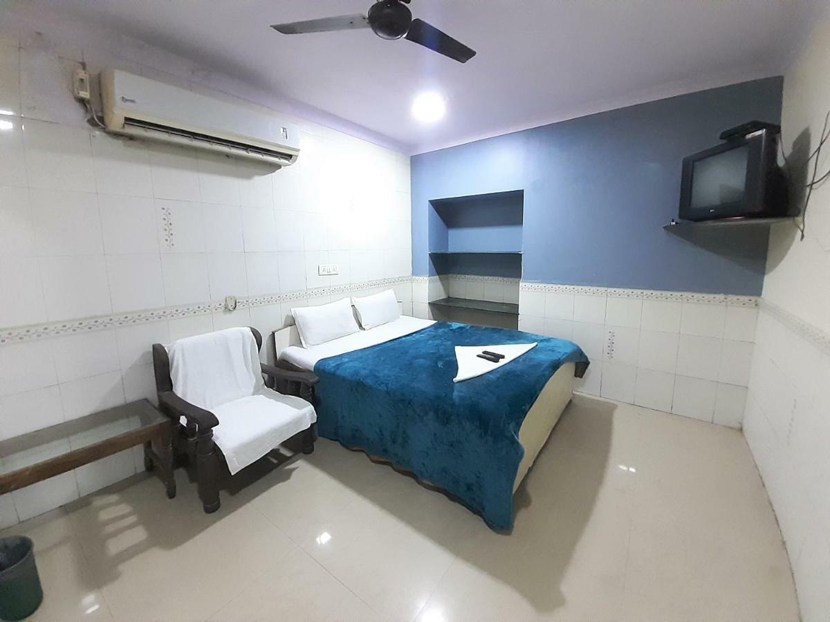 Hexa Metro Plaza Hotel Mumbai  Buitenkant foto
