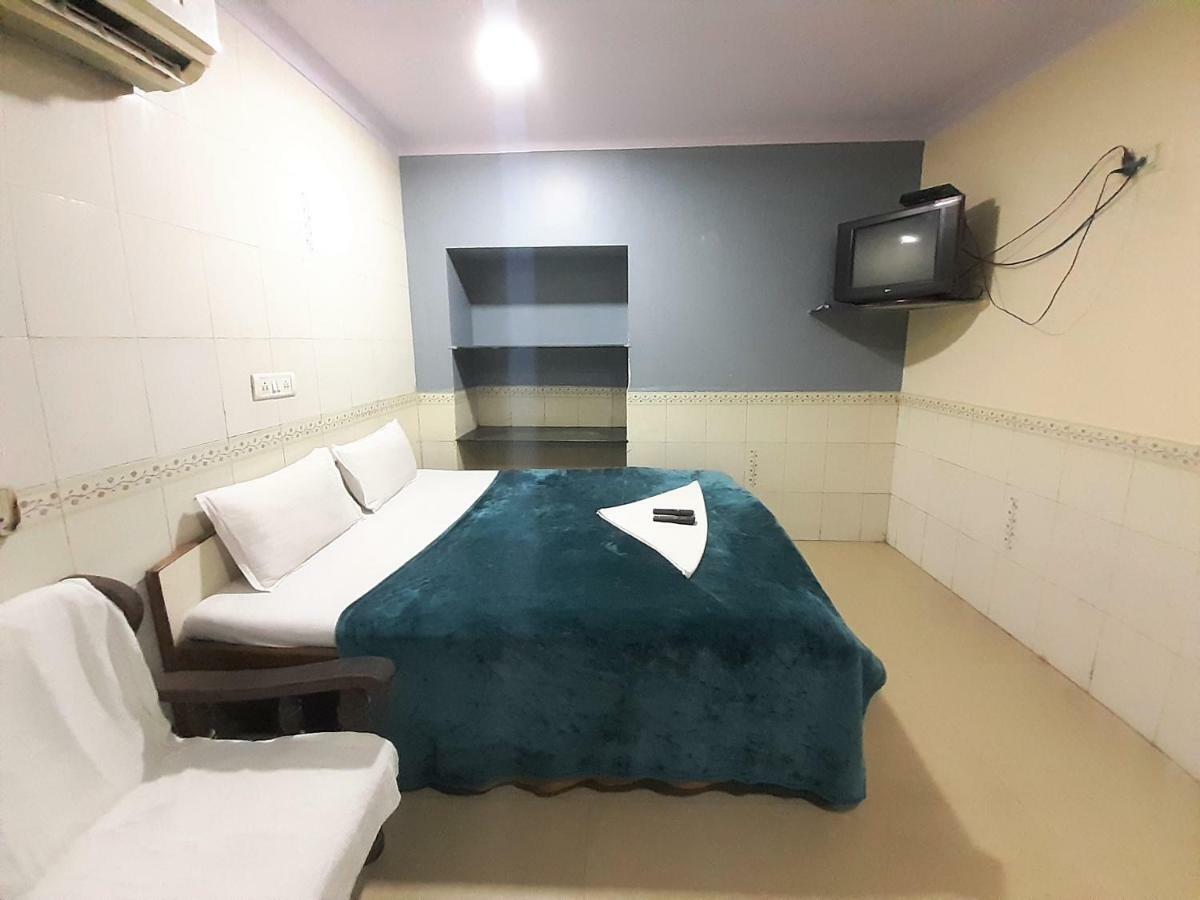 Hexa Metro Plaza Hotel Mumbai  Buitenkant foto